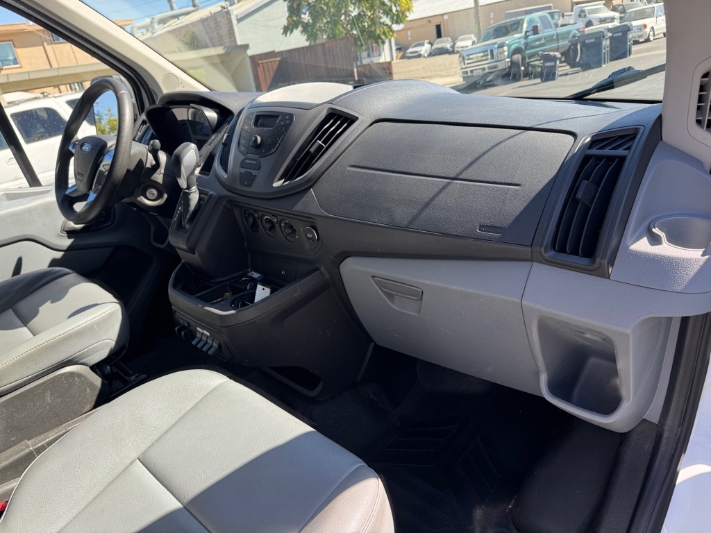 Photo 12 of this FORD TRANSIT