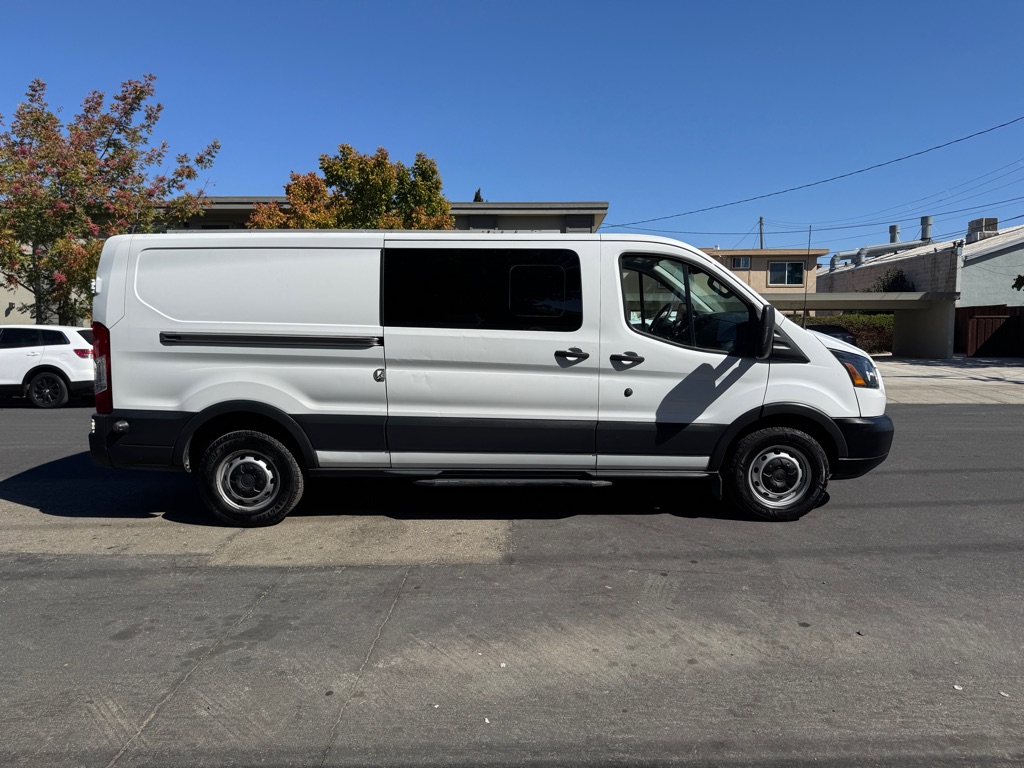 Photo 8 of this FORD TRANSIT