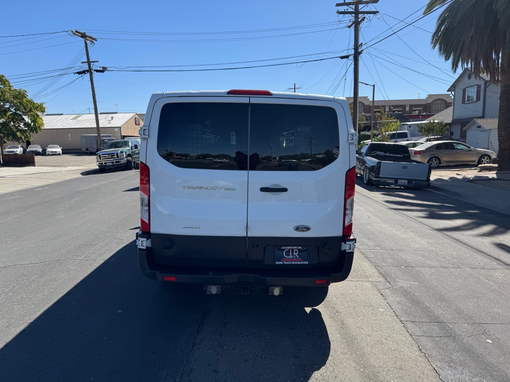 Photo 6 of this FORD TRANSIT