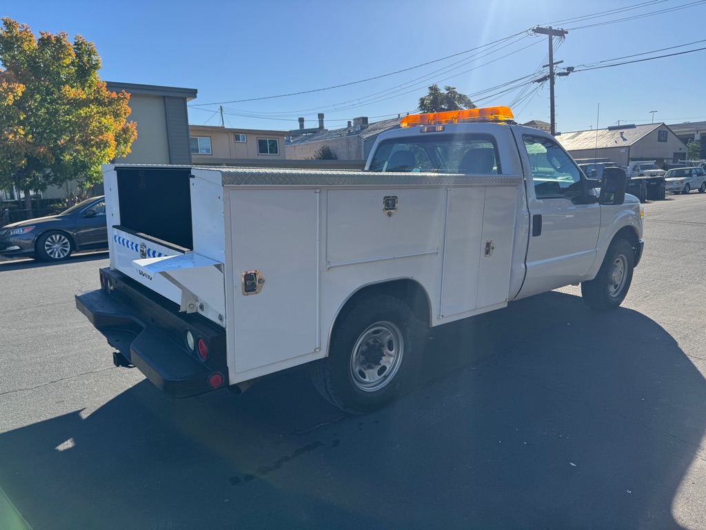 Photo 4 of this FORD F250