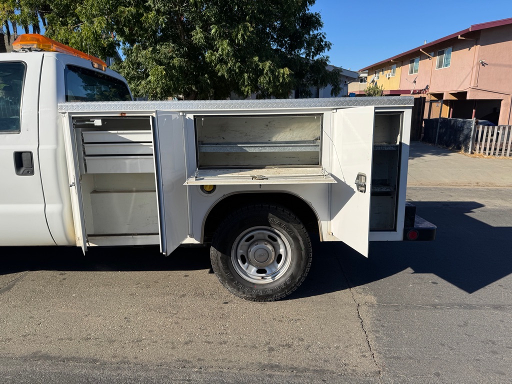 Photo 9 of this FORD F250