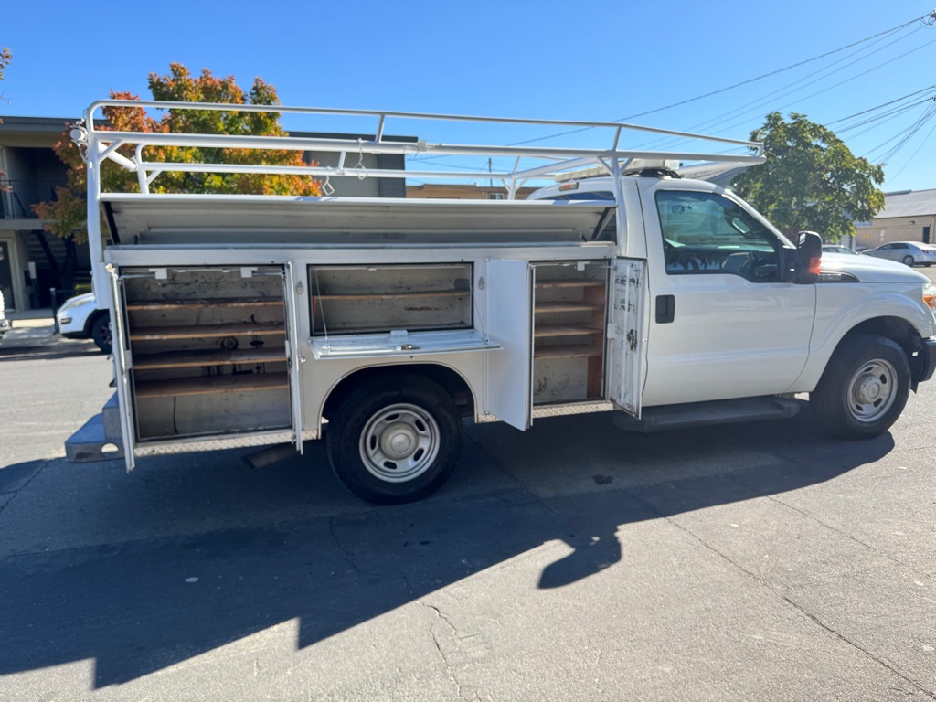 Photo 10 of this FORD F250