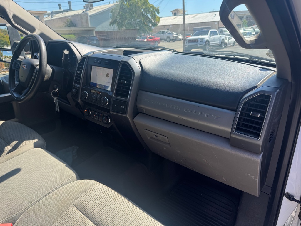 Photo 12 of this FORD F450
