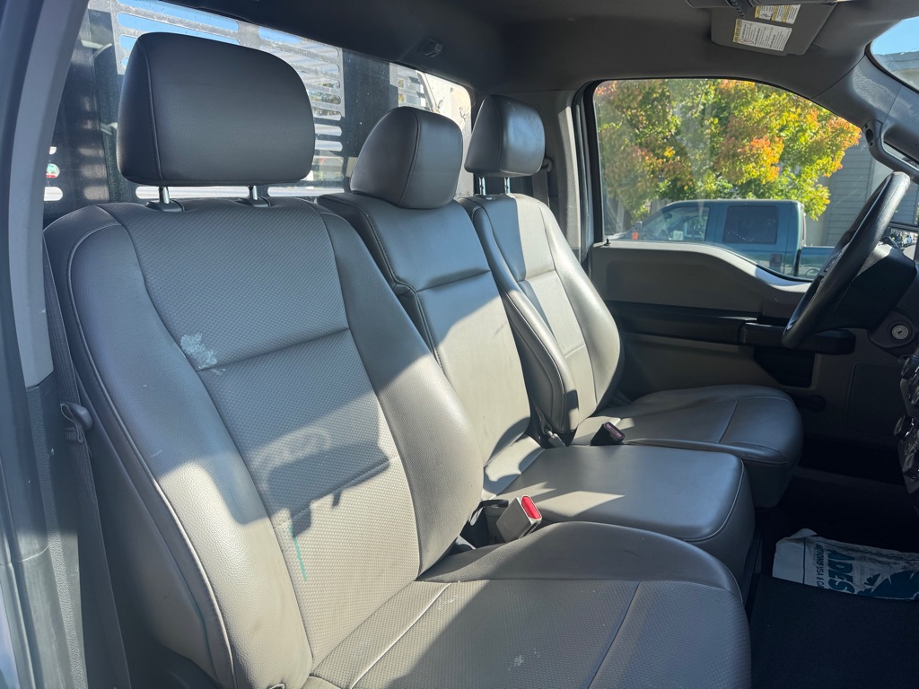 Photo 15 of this FORD F450