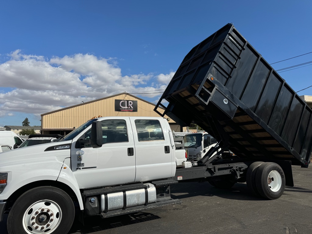 2017 FORD F650