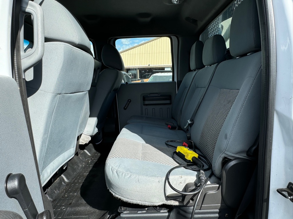 Photo 16 of this FORD F650