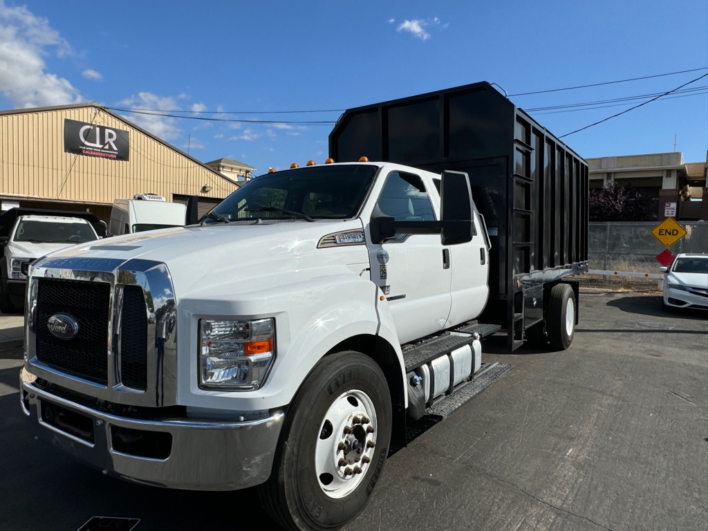 Photo 12 of this FORD F650