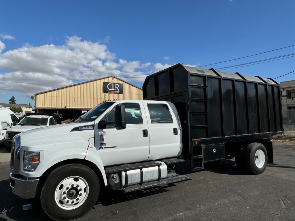 Photo 3 of this FORD F650