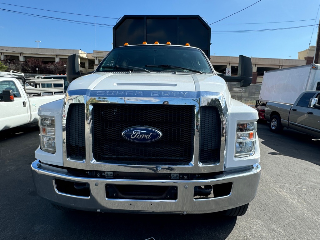 Photo 13 of this FORD F650