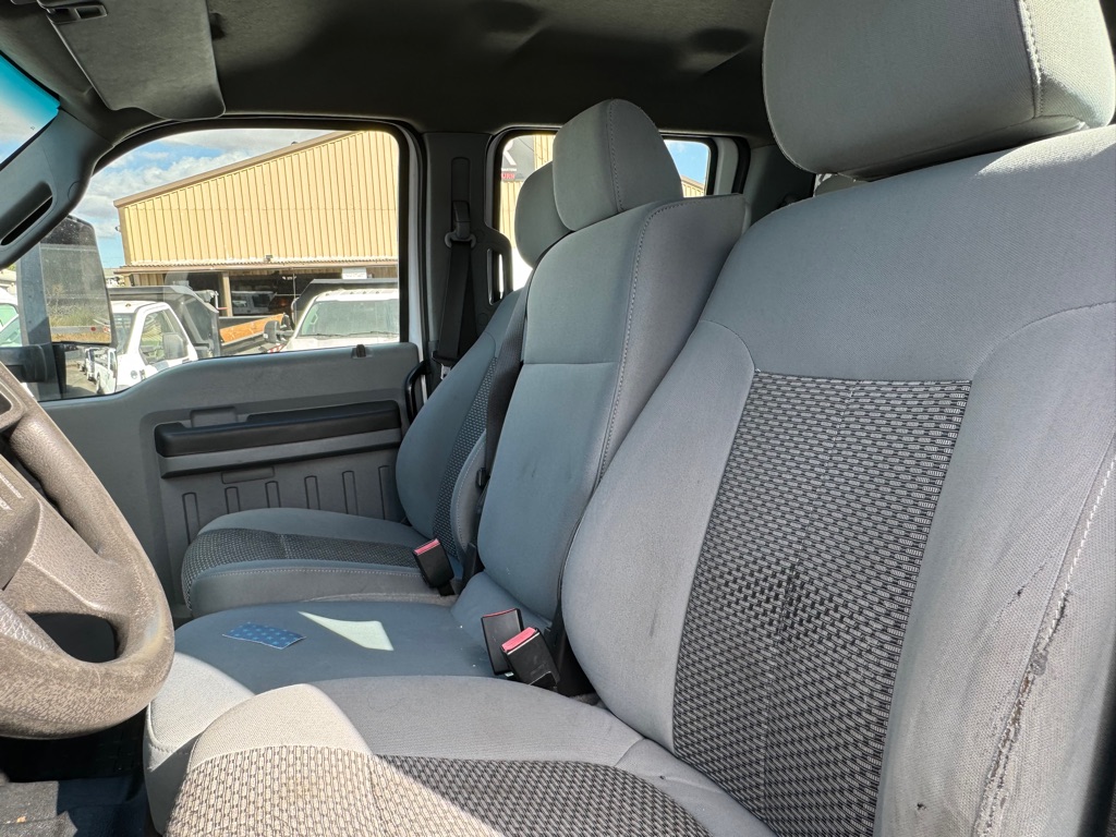 Photo 19 of this FORD F650
