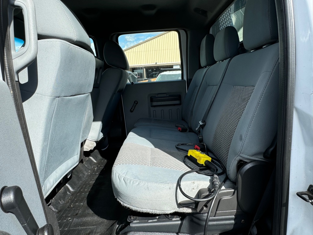 Photo 15 of this FORD F650