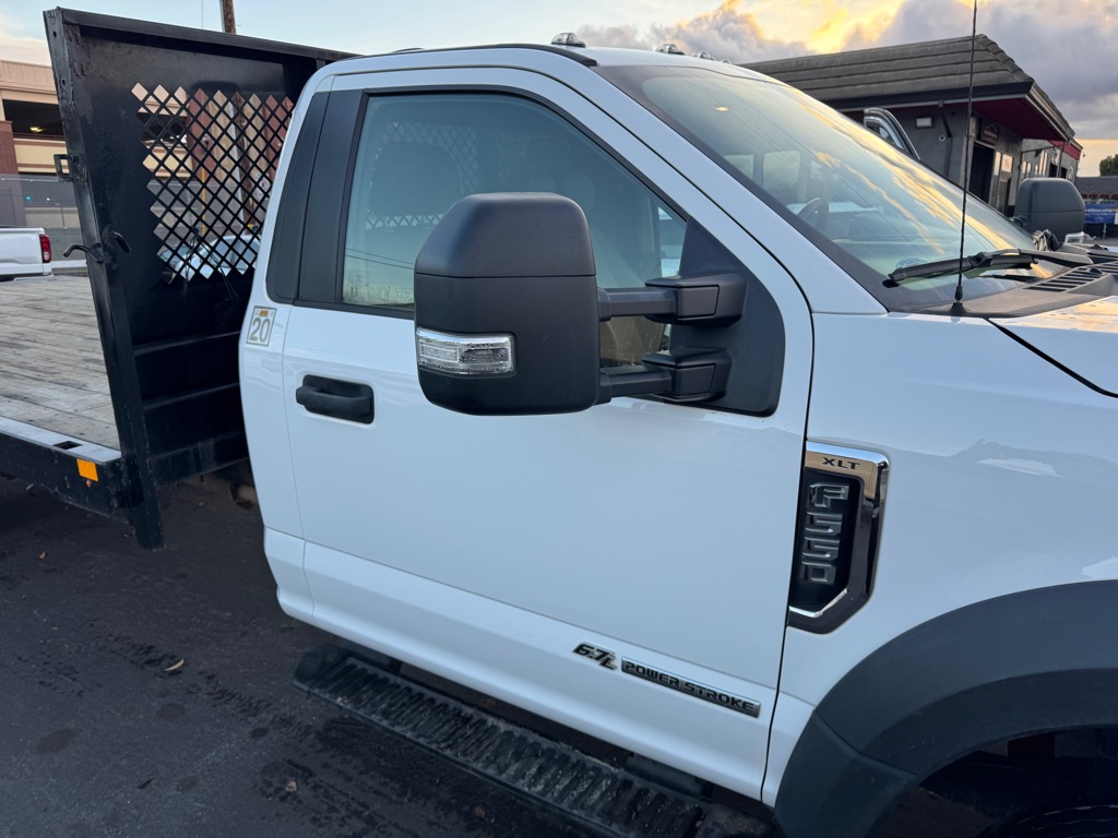 Photo 19 of this FORD F550