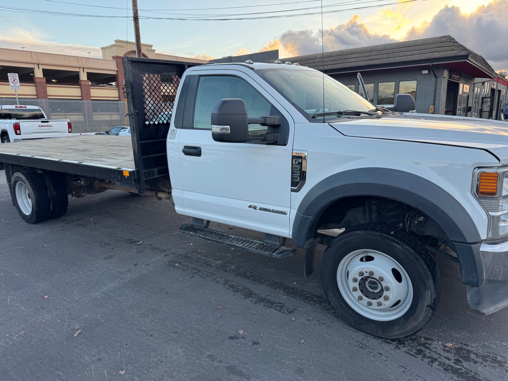 Photo 20 of this FORD F550