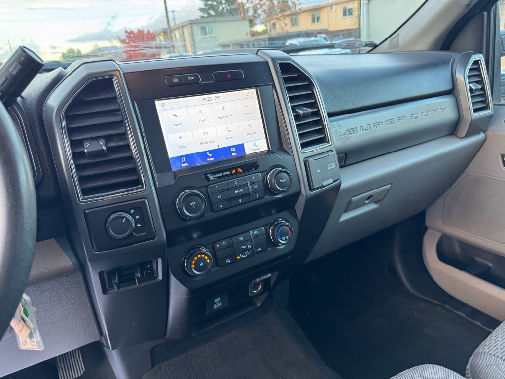 Photo 12 of this FORD F550