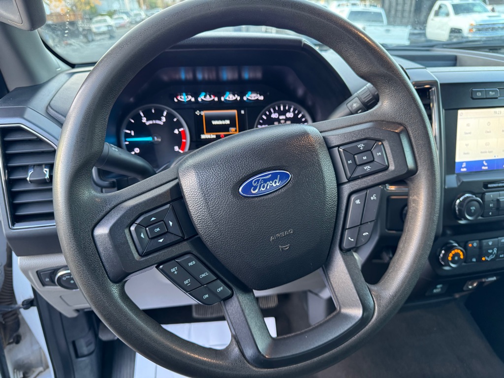 Photo 16 of this FORD F550
