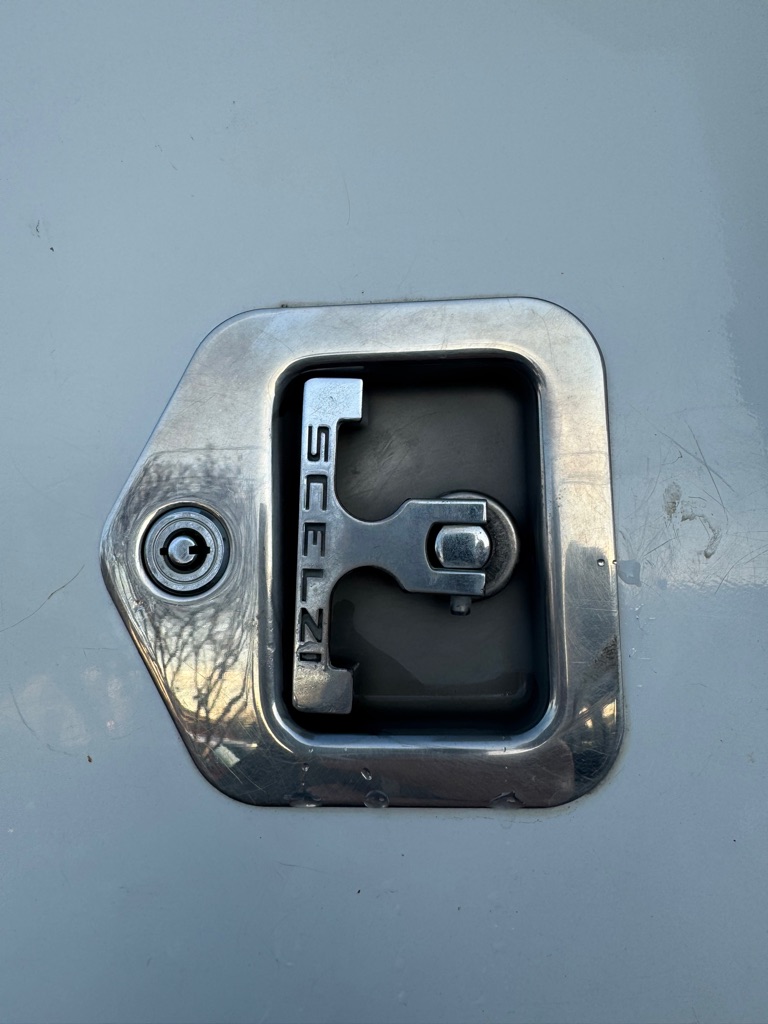 Photo 7 of this FORD F450