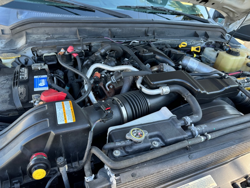 Photo 26 of this FORD F550