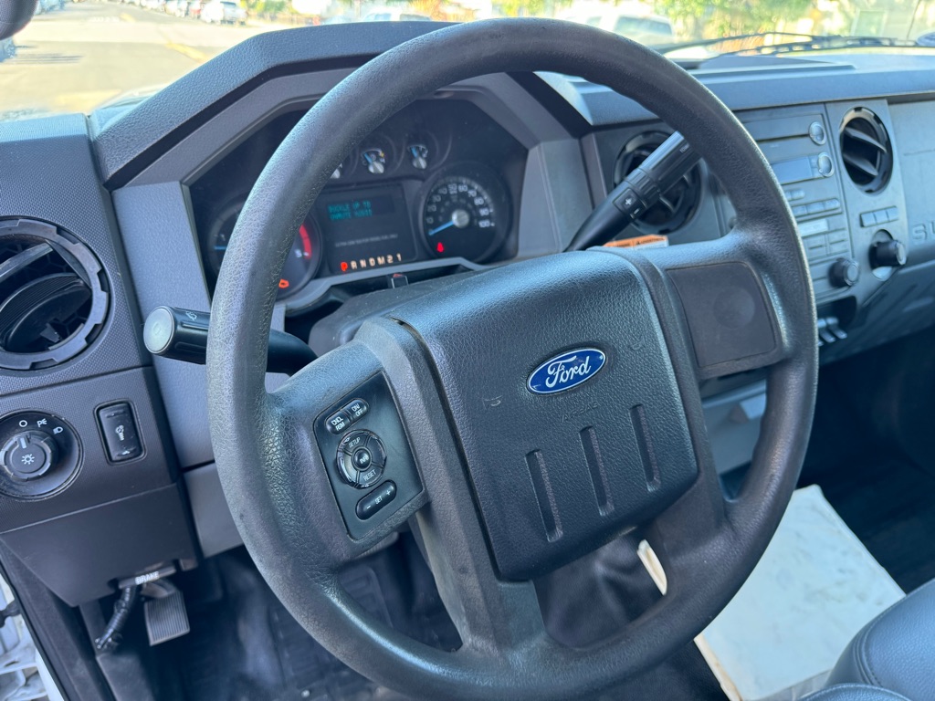 Photo 20 of this FORD F550