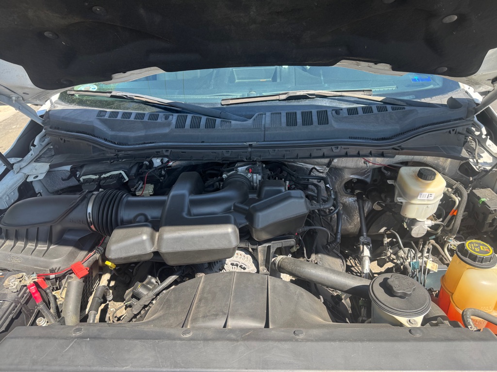 Photo 9 of this FORD F350