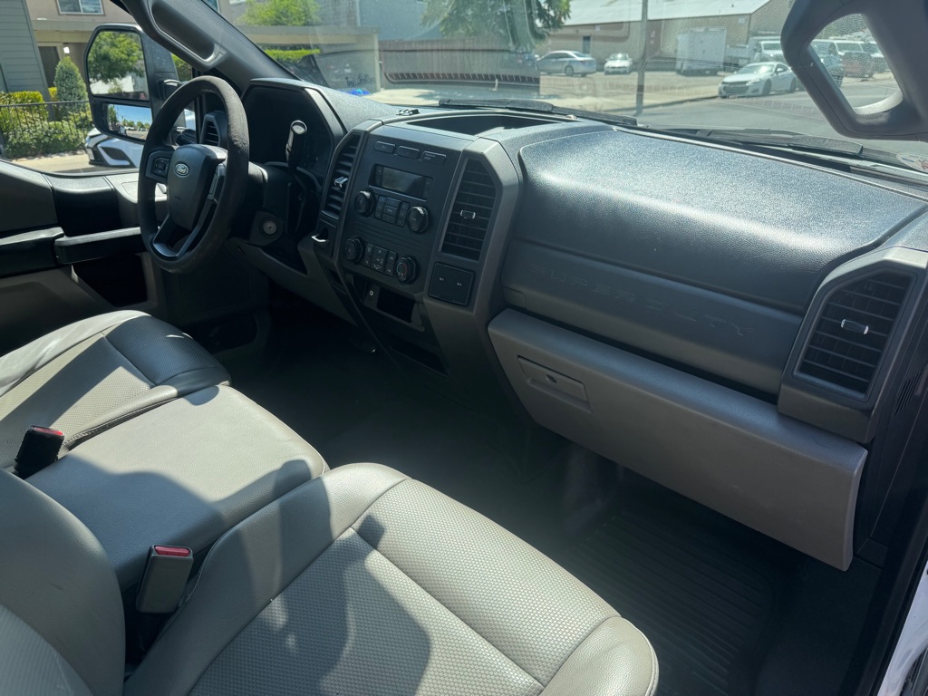 Photo 13 of this FORD F350
