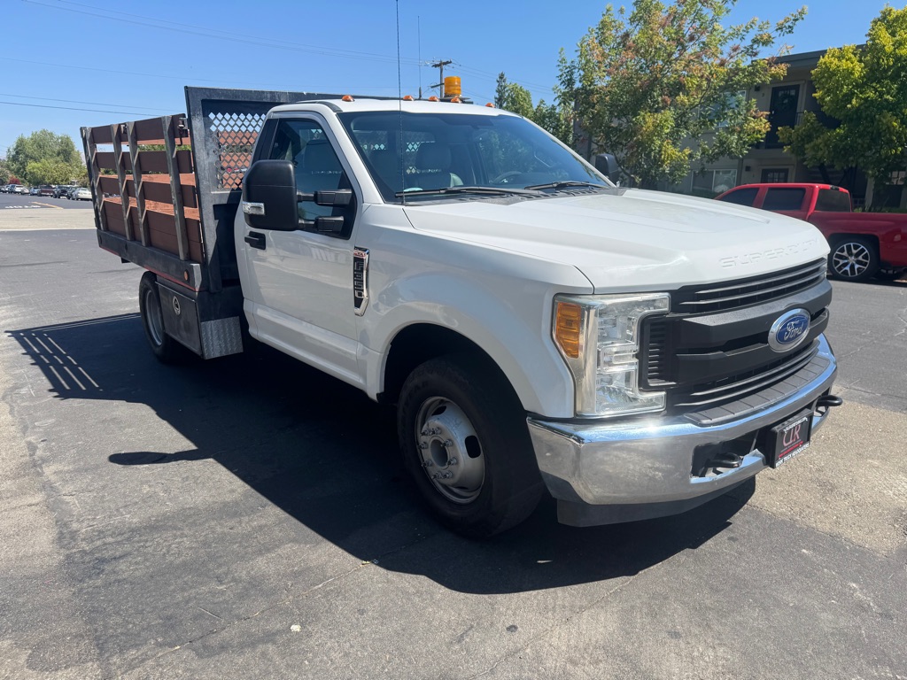 Photo 2 of this FORD F350