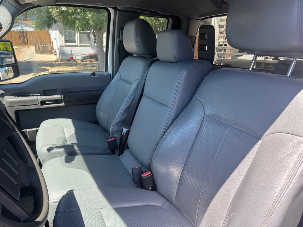 Photo 18 of this FORD F350