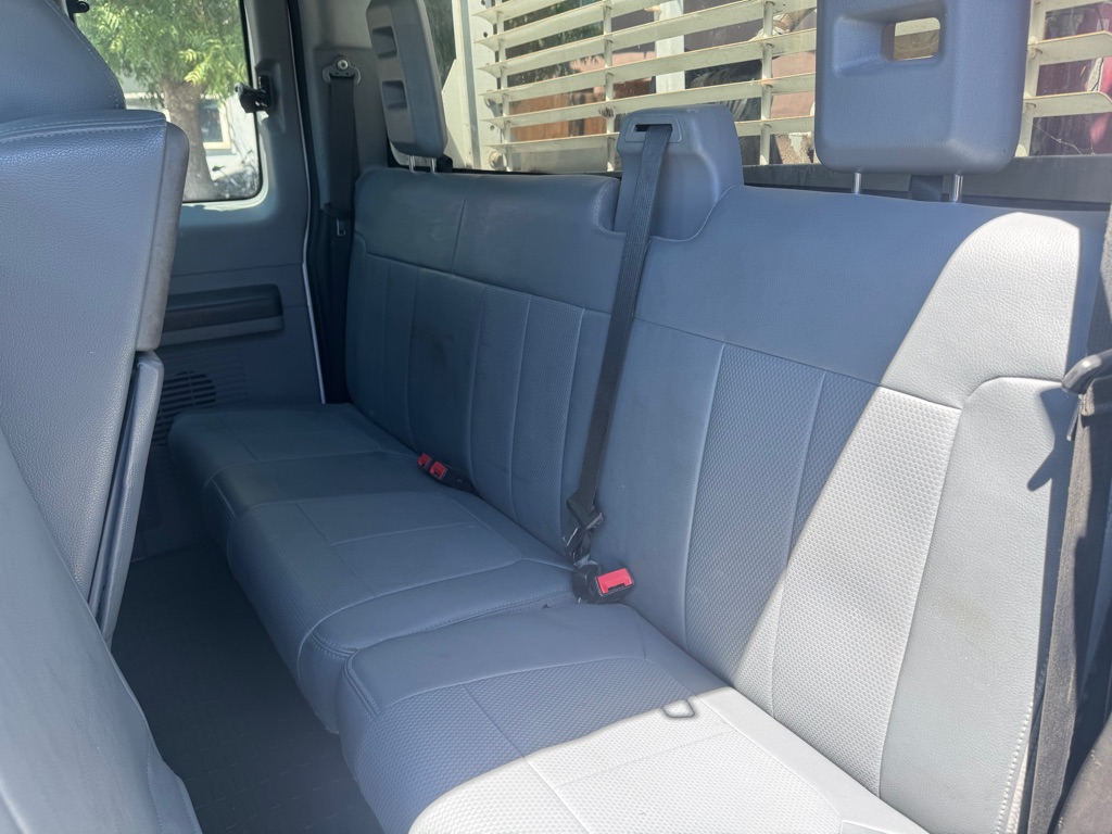 Photo 19 of this FORD F350