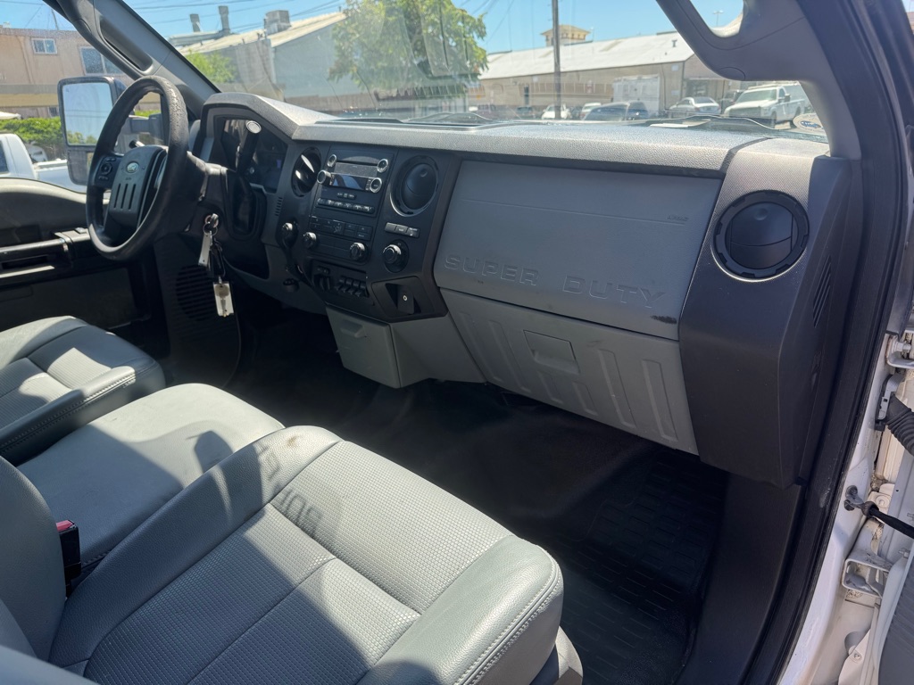 Photo 20 of this FORD F350