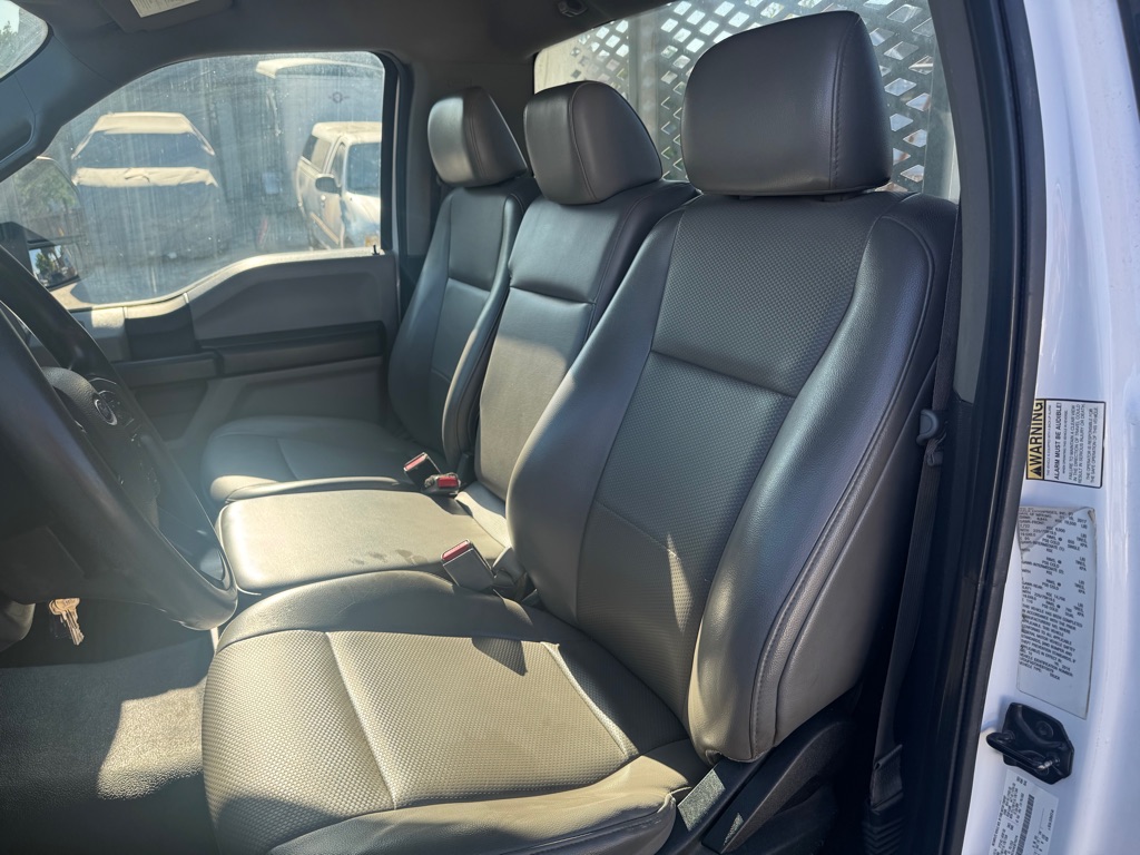 Photo 10 of this FORD F550