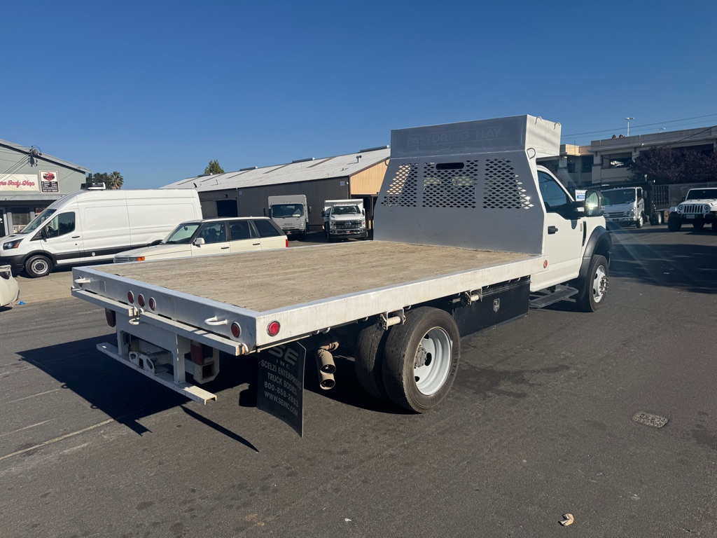 Photo 4 of this FORD F550