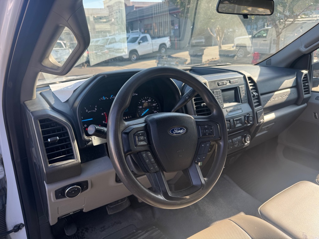 Photo 9 of this FORD F550