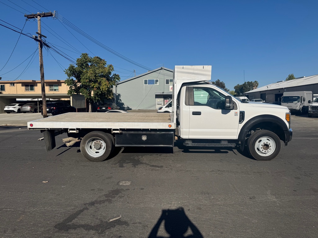 Photo 6 of this FORD F550