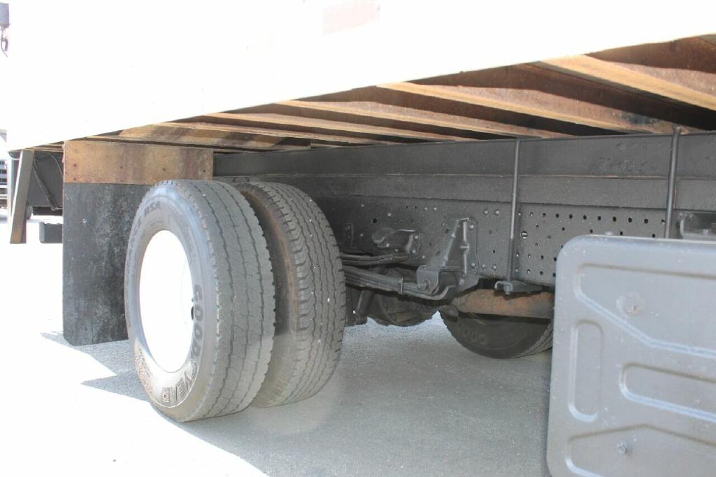Photo 2 of this ISUZU NPR