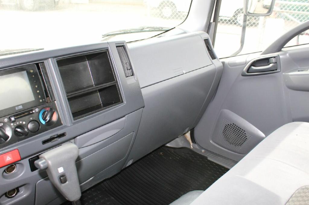 Photo 17 of this ISUZU NPR