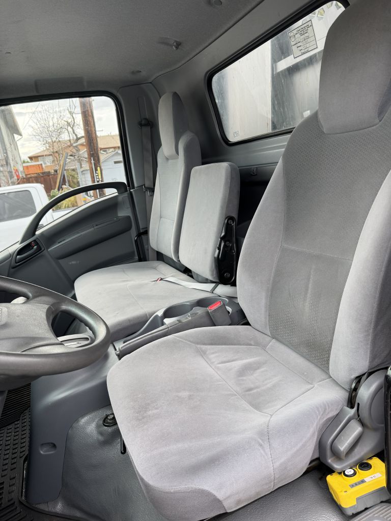 Photo 12 of this ISUZU NRR
