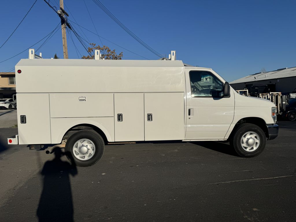 Photo 3 of this FORD ECONOLINE