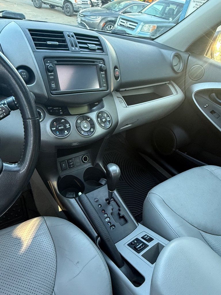 Photo 11 of this TOYOTA RAV4