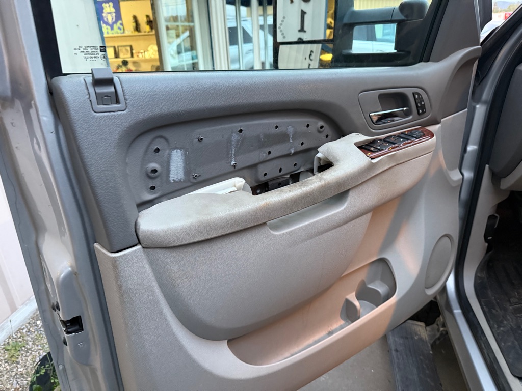 Photo 12 of this CHEVROLET SILVERADO 2500H