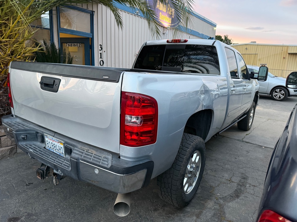 Photo 4 of this CHEVROLET SILVERADO 2500H