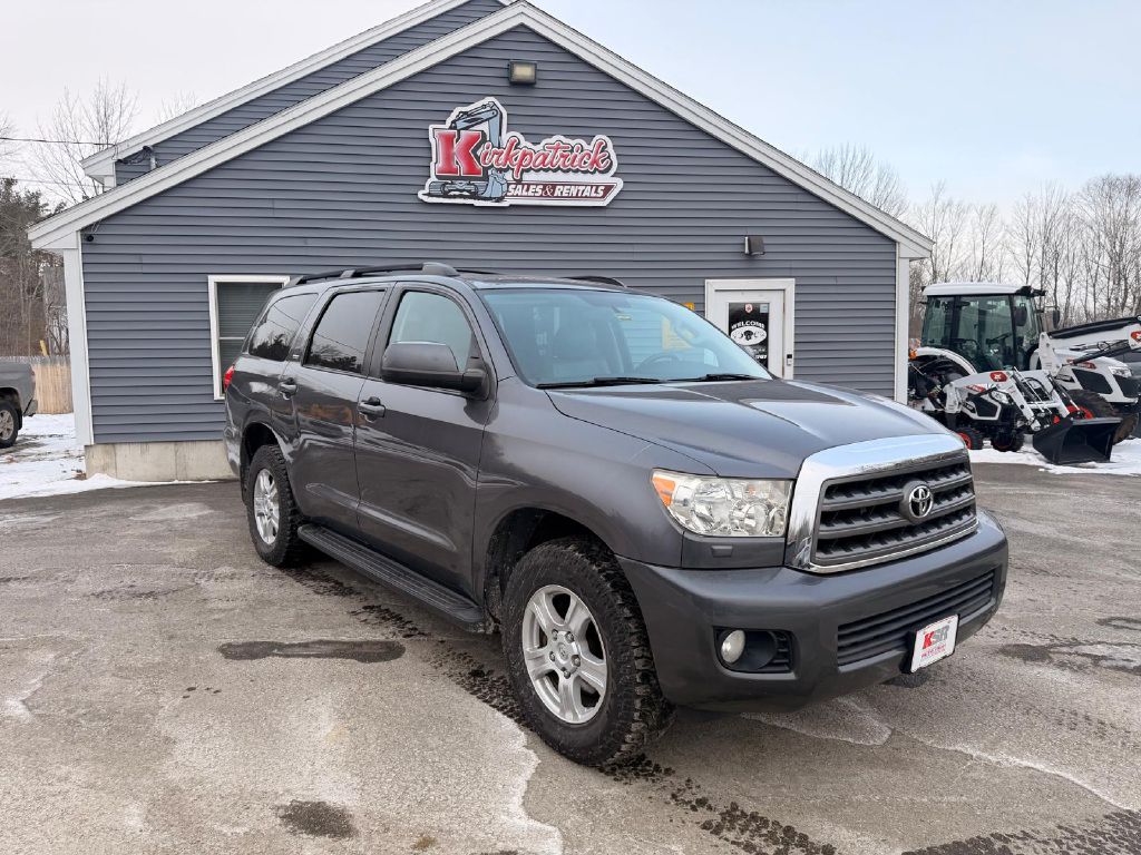 2014 Toyota Sequoia SR5's photo