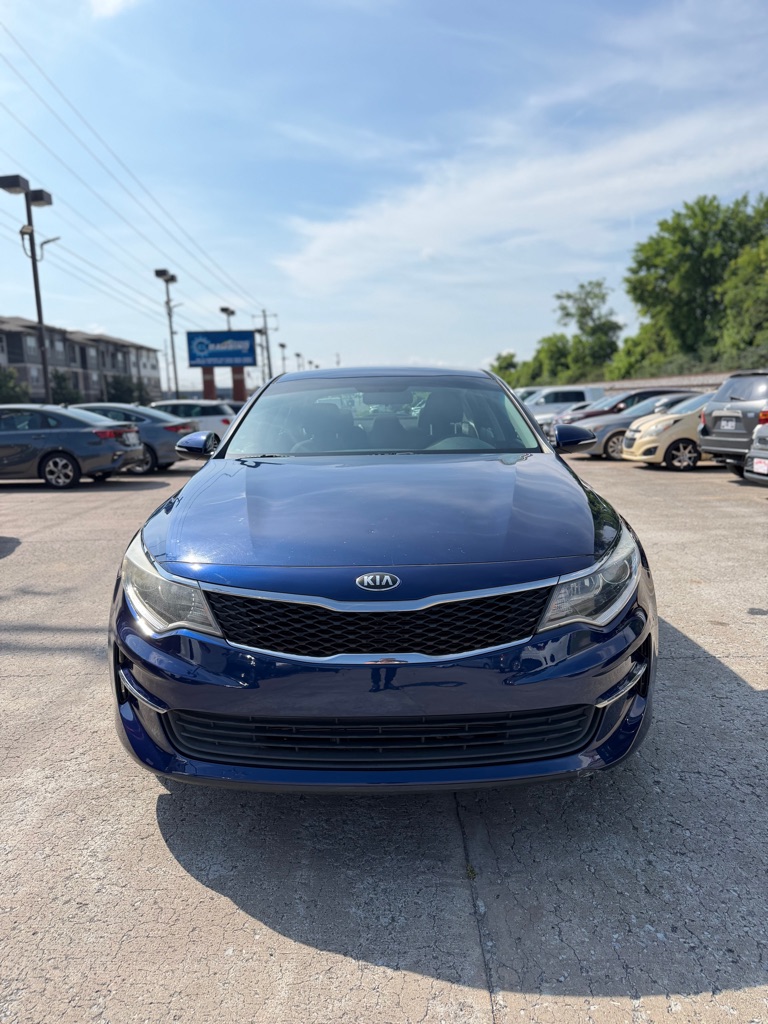 2017 Kia Optima LX AT's photo