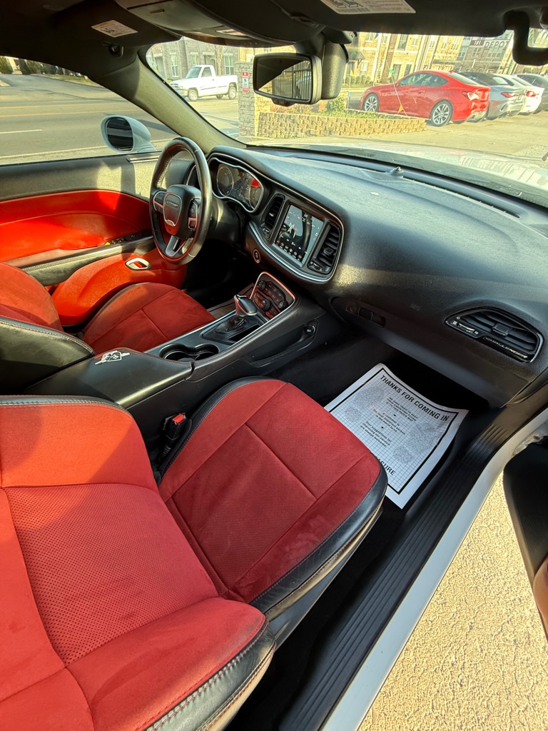 Additional photo of vehicle.