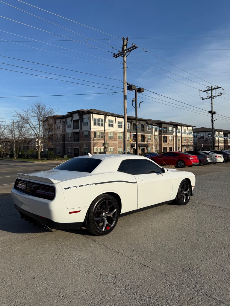 Additional photo of vehicle.