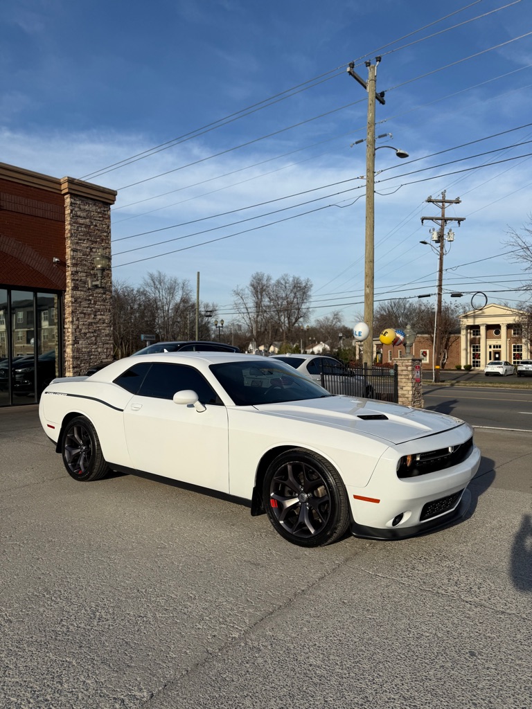 Additional photo of vehicle.