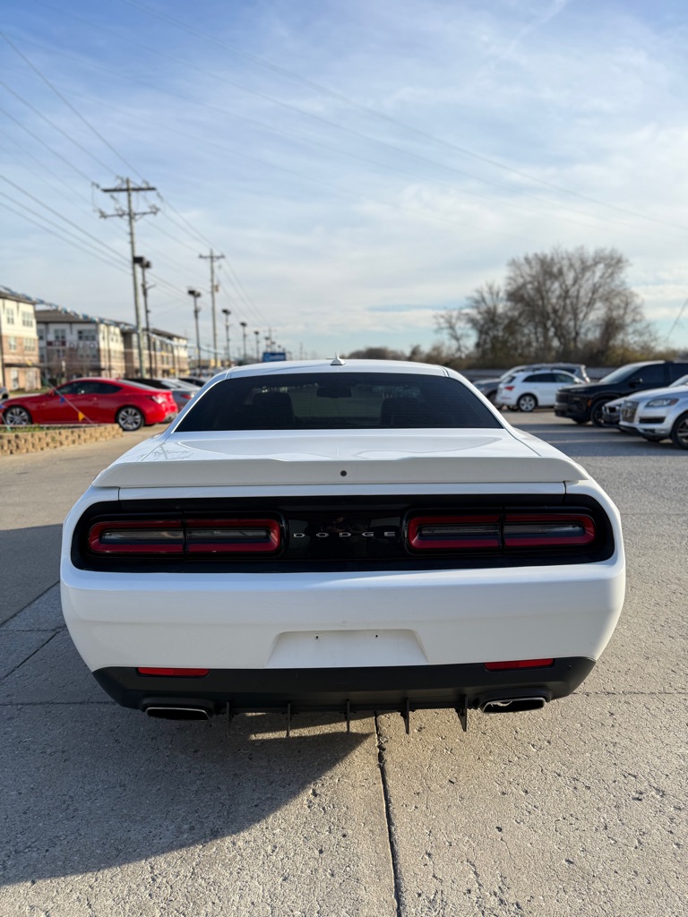 Additional photo of vehicle.