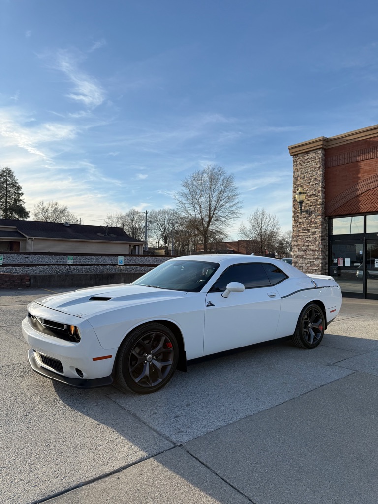 Additional photo of vehicle.