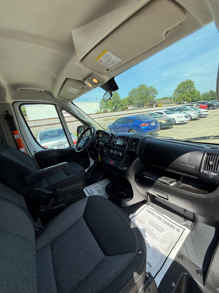 Additional photo of vehicle.