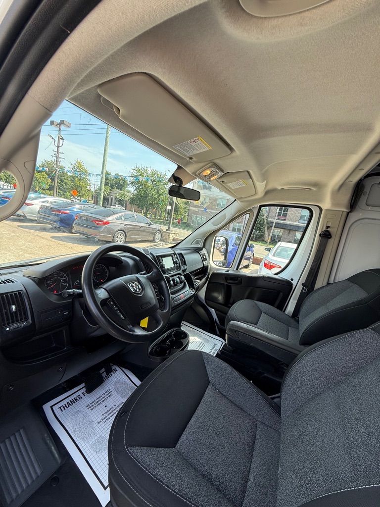 Additional photo of vehicle.