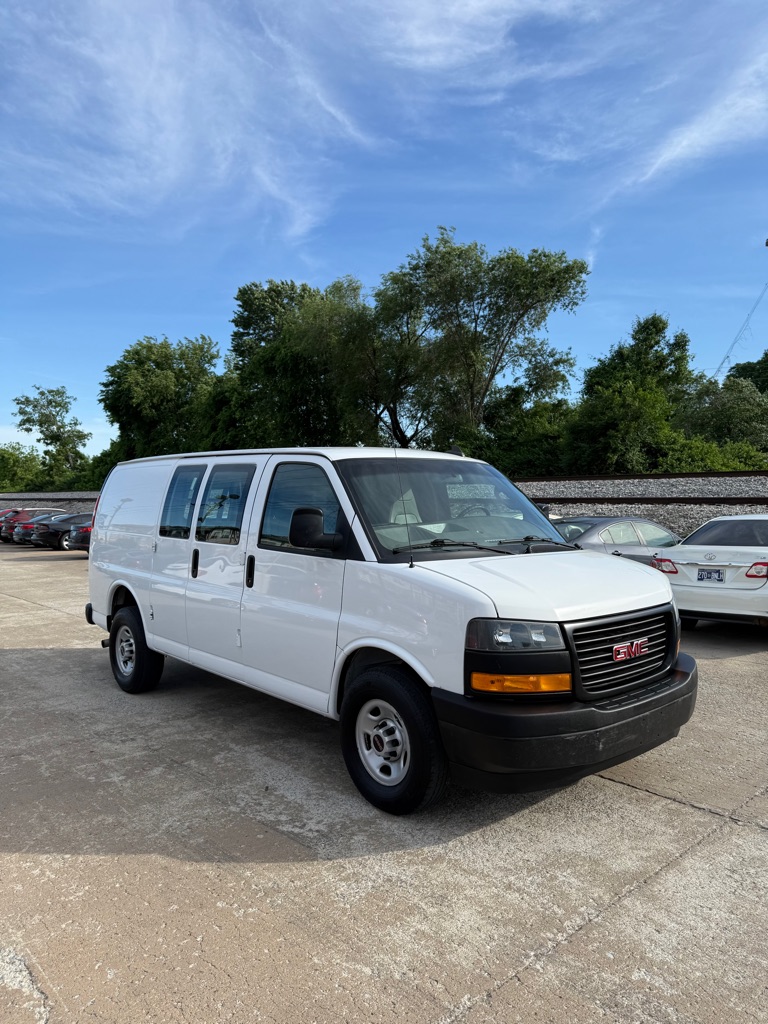 Additional photo of vehicle.