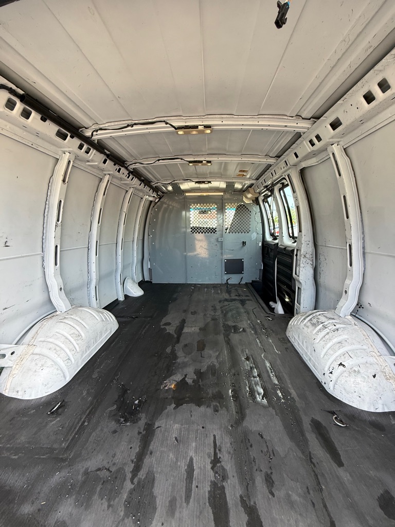 Additional photo of vehicle.